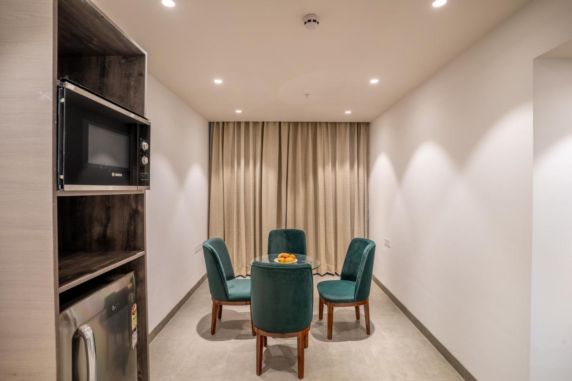 Juesta Residences - Aipl Joy Street, غورغاون المظهر الخارجي الصورة