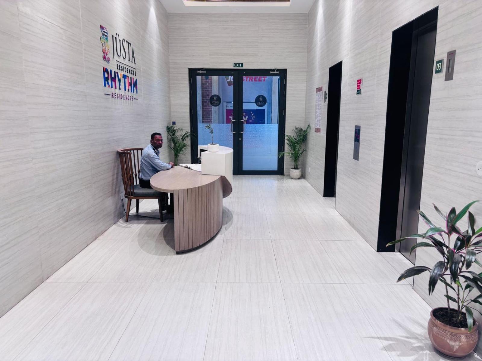 Juesta Residences - Aipl Joy Street, غورغاون المظهر الخارجي الصورة